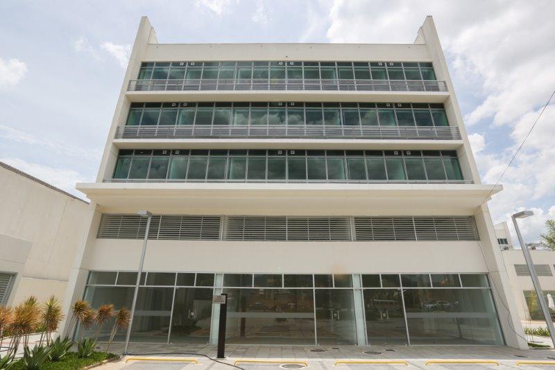 Casa para Venda em Rio De Janeiro / RJ no bairro Campo Grande - Rafael Aguiar Imóveis