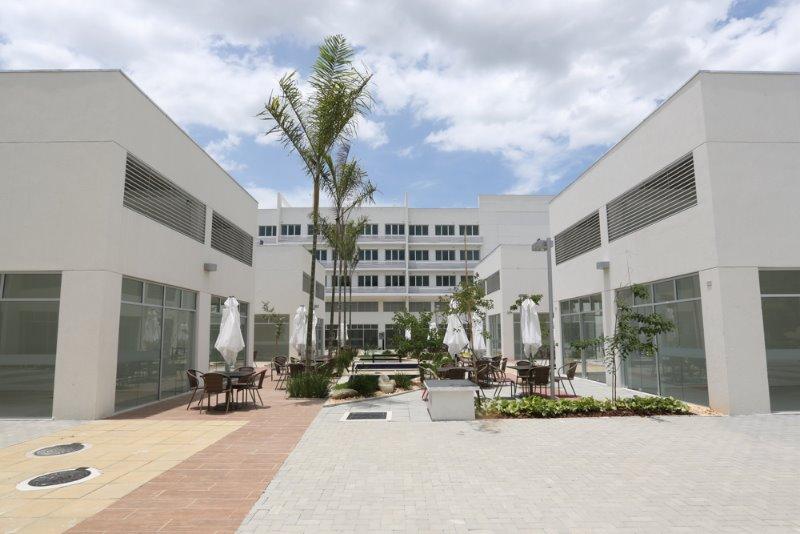 Casa para Venda em Rio De Janeiro / RJ no bairro Campo Grande - Rafael Aguiar Imóveis