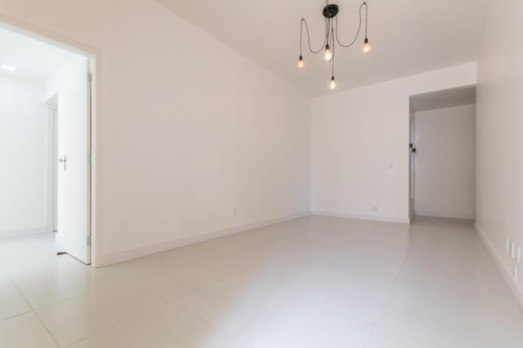 Apartamento para Venda em Rio De Janeiro / RJ no bairro Leme - Rafael Aguiar Imóveis